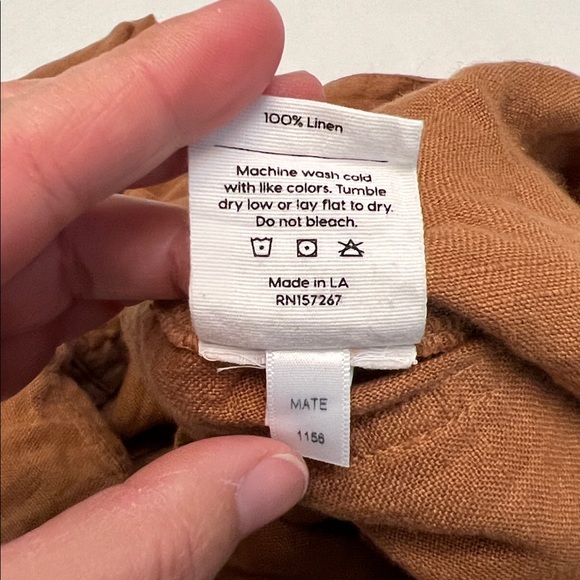 MATE THE LABEL LINEN SEDONA TAN LONG SLEEVE BUTTON UP JUMPSUIT SIZE SMALL - Picture 13 of 16